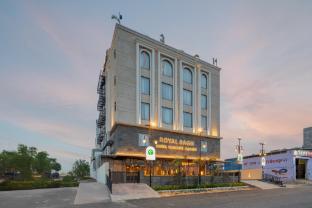 hotel royal bagh opposite city park