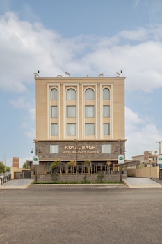hotel royal bagh opposite city park
