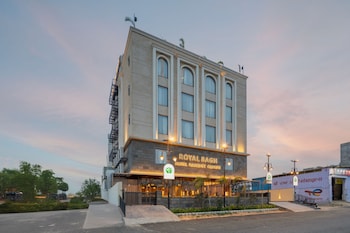 hotel royal bagh opposite city park