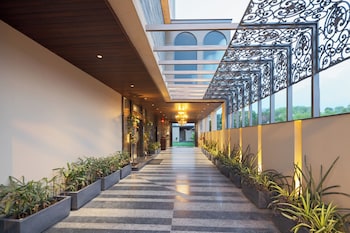 hotel royal bagh opposite city park