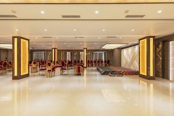 hotel royal bagh opposite city park