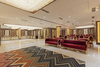 hotel royal bagh opposite city park