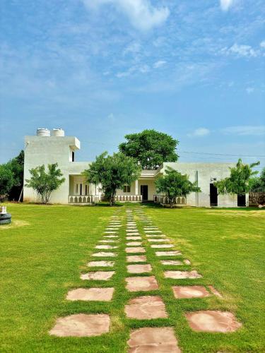 radha kunj resort
