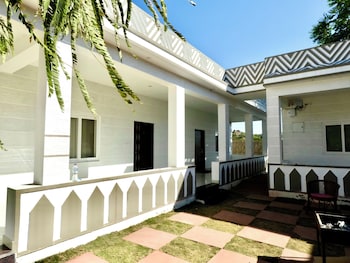 radha kunj resort
