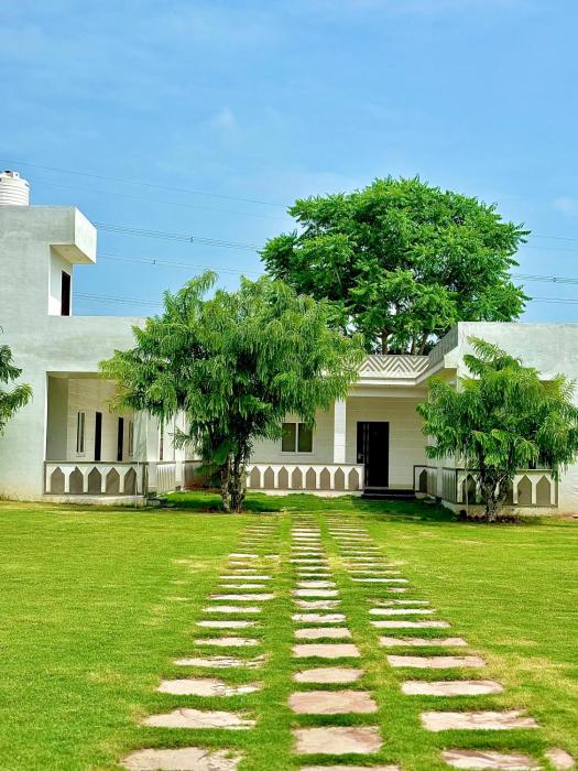 radha kunj resort