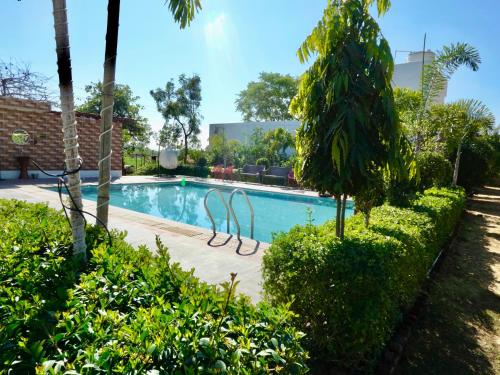 Radha Kunj Resort,,3 star