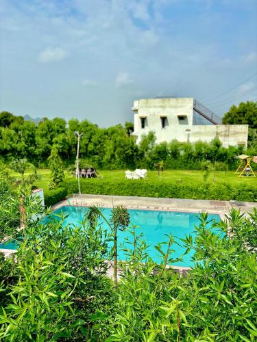 radha kunj resort