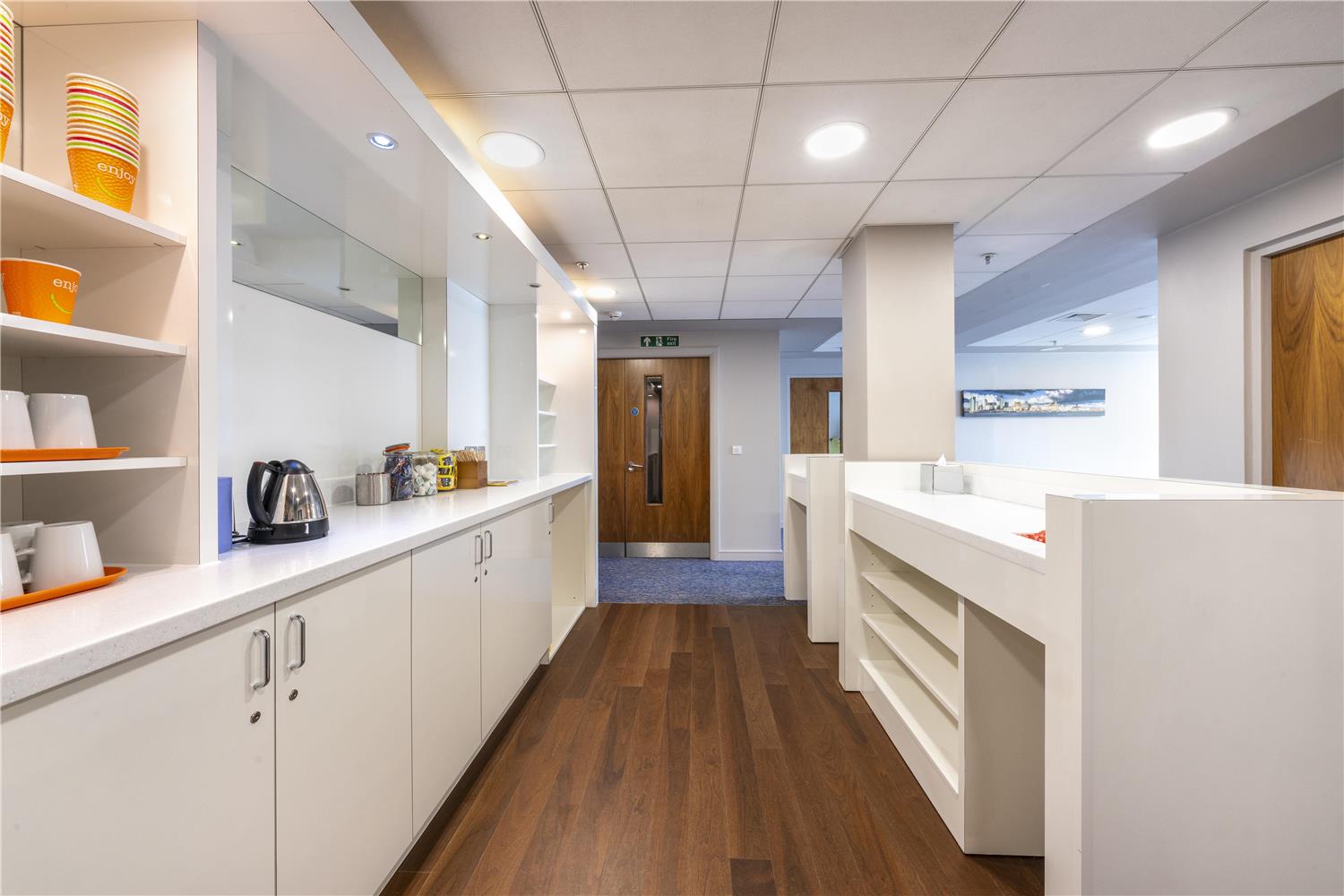 hampton by hilton liverpool john lennon airport