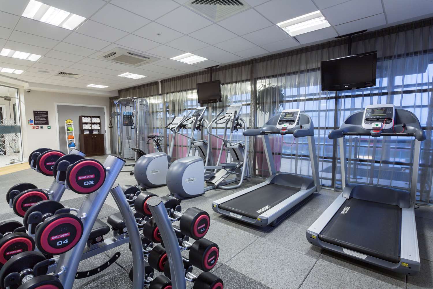 hampton by hilton liverpool john lennon airport