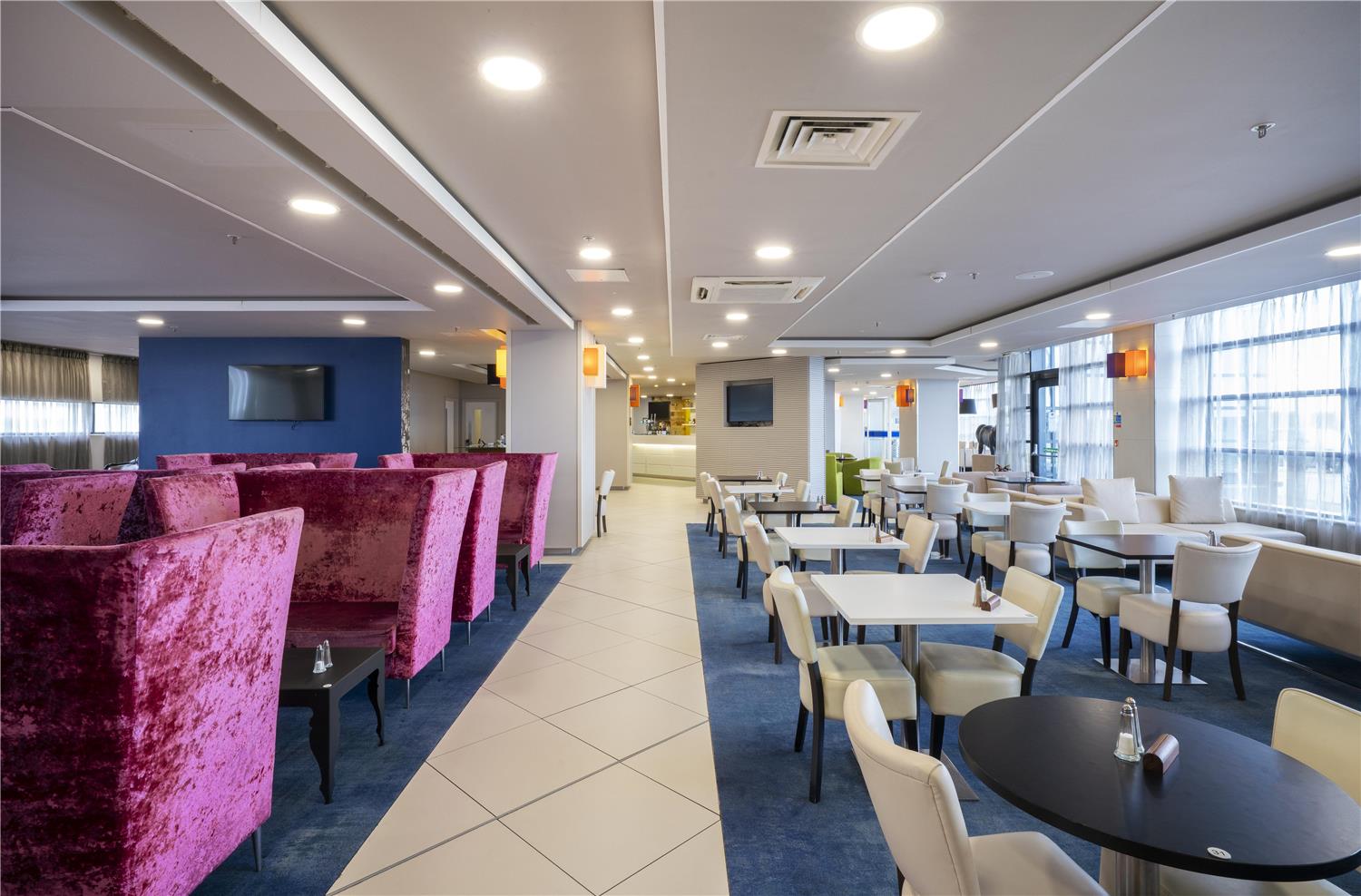 hampton by hilton liverpool john lennon airport