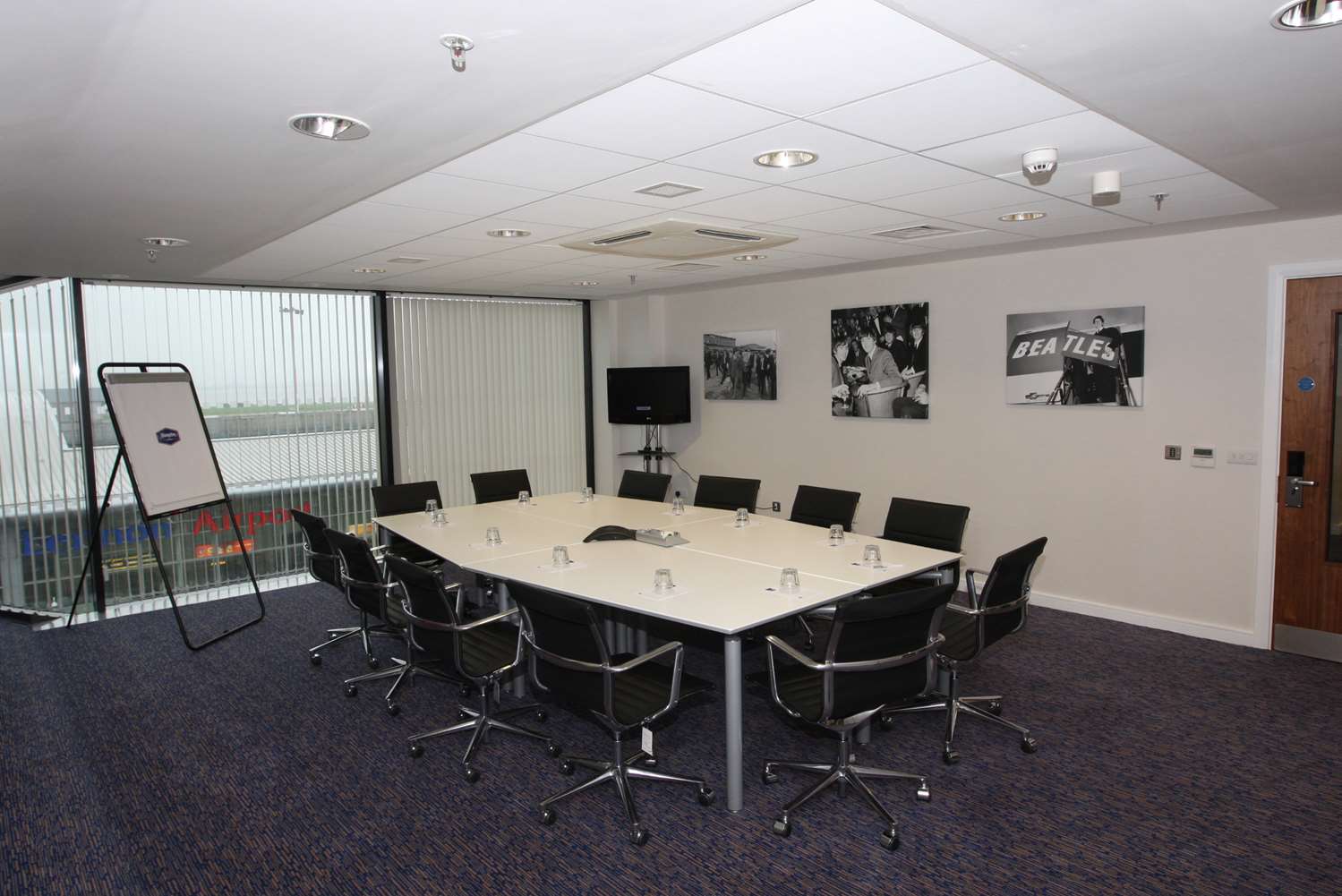 hampton by hilton liverpool john lennon airport