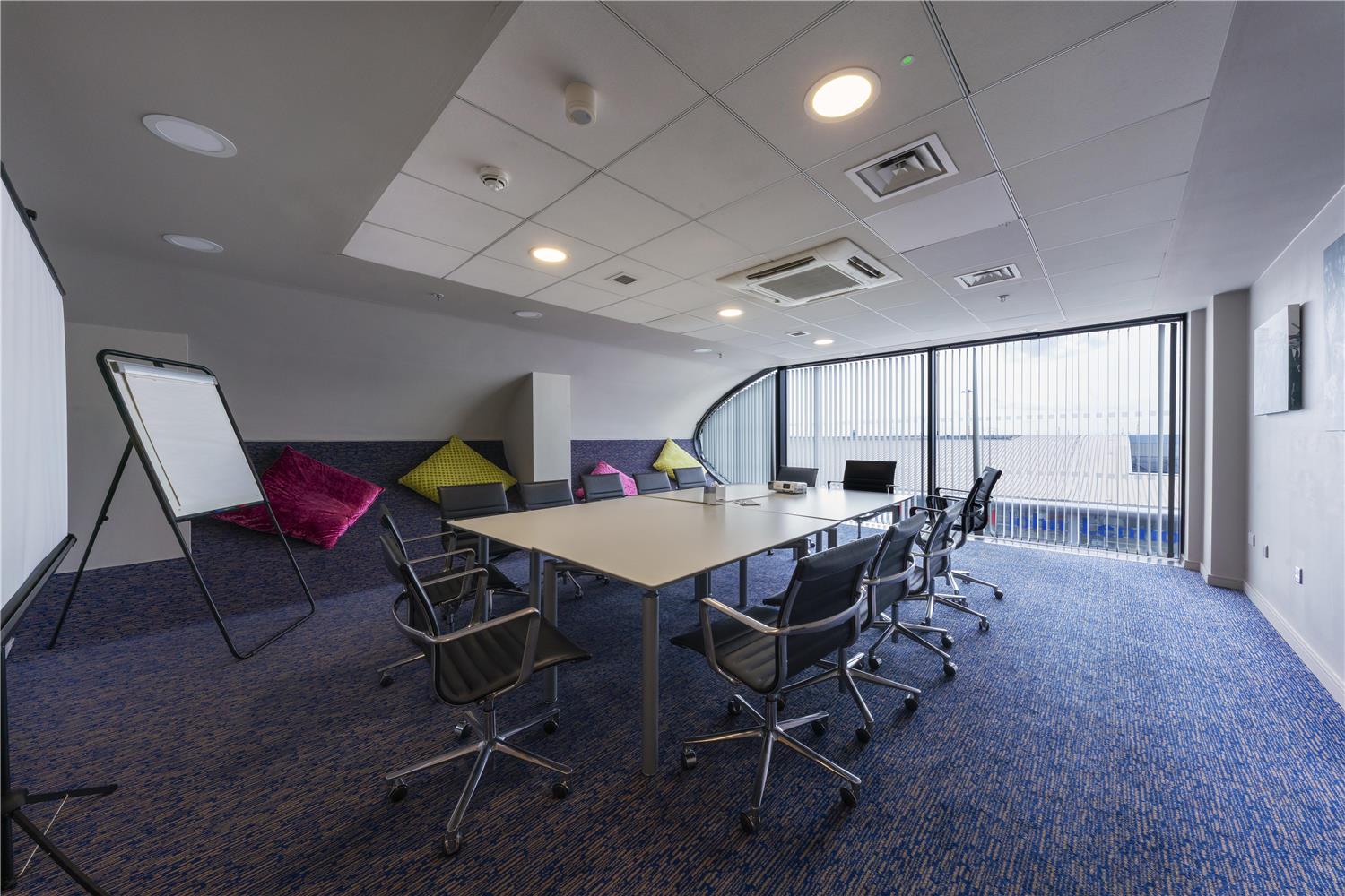 hampton by hilton liverpool john lennon airport