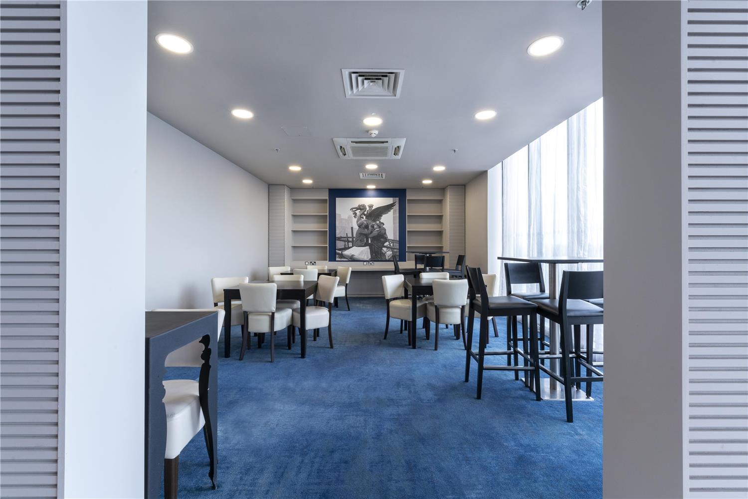 hampton by hilton liverpool john lennon airport