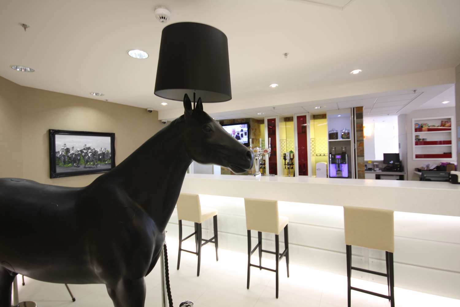 hampton by hilton liverpool john lennon airport
