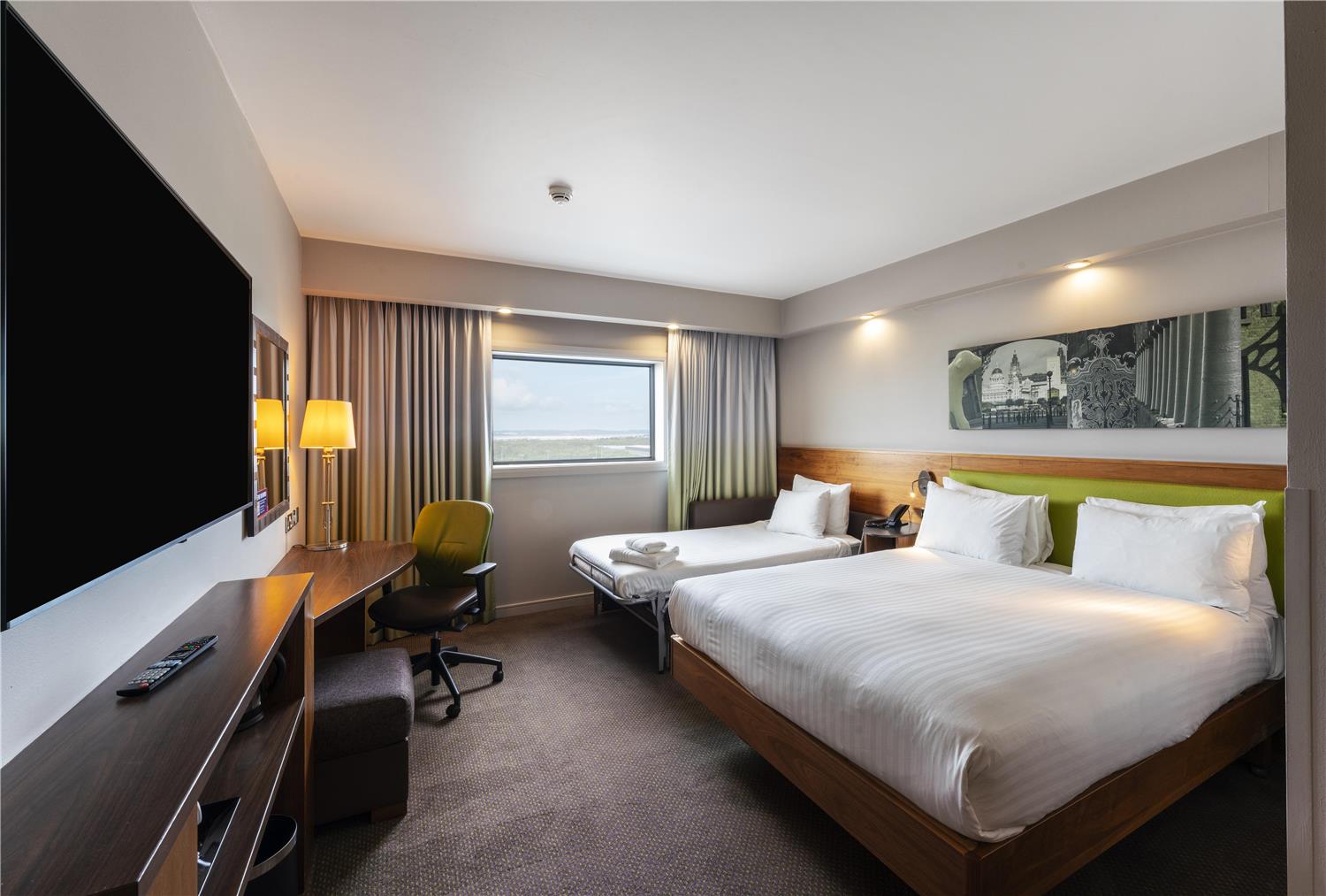 hampton by hilton liverpool john lennon airport