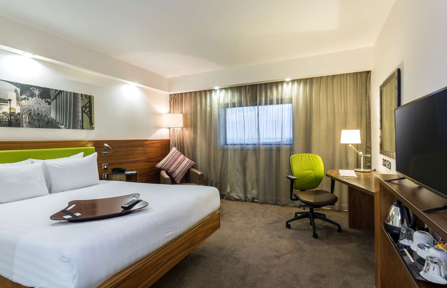 hampton by hilton liverpool john lennon airport
