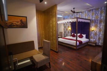 uno elite amritsar