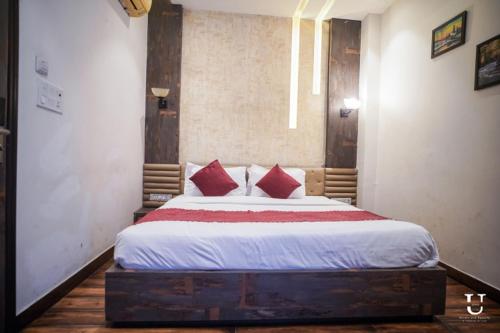 Uno Elite Amritsar,,3 star