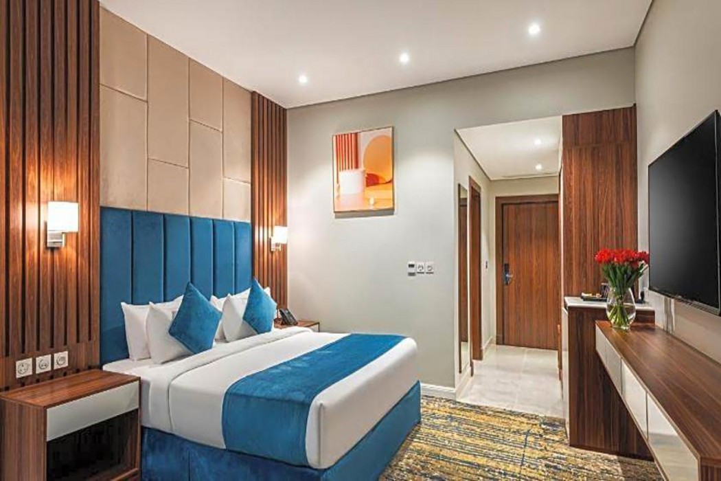 al qasr hotel suites corniche