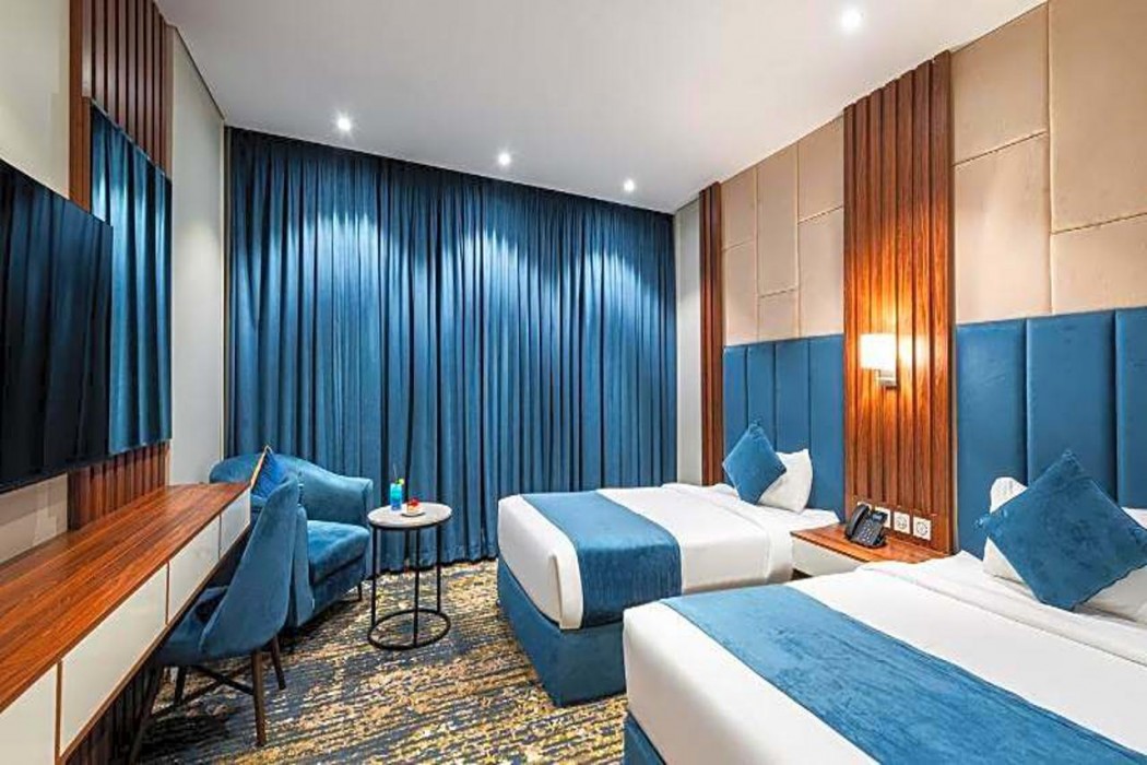 al qasr hotel suites corniche