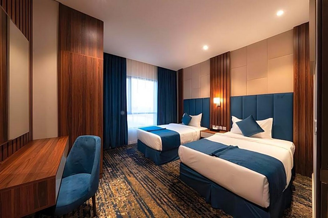 al qasr hotel suites corniche
