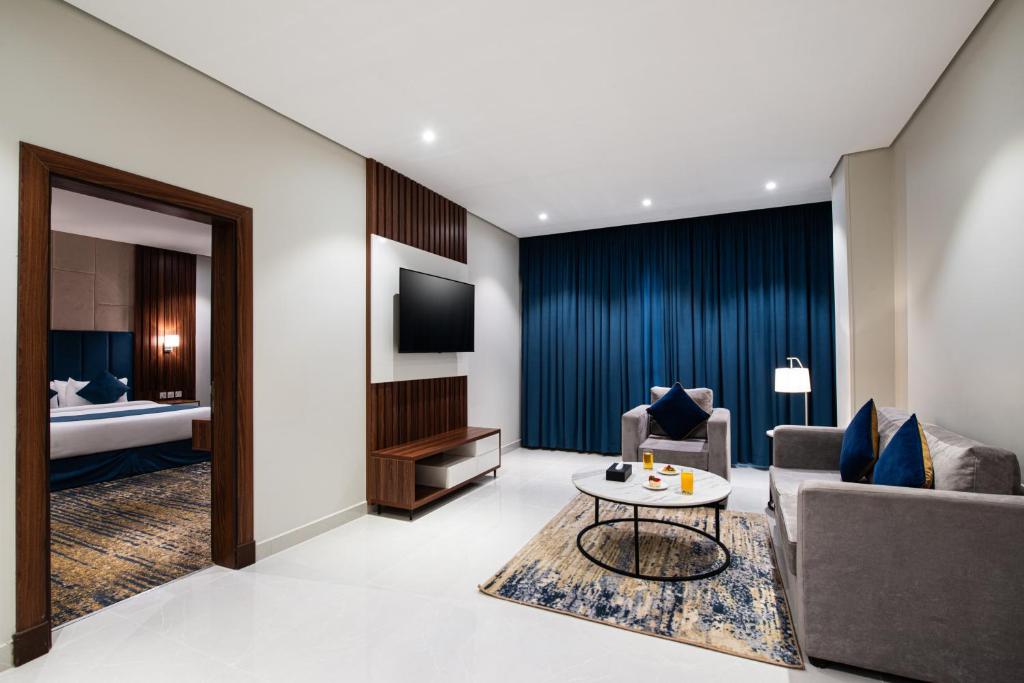 al qasr hotel suites corniche