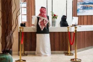 al qasr hotel suites corniche