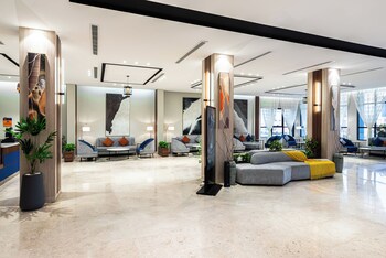al qasr hotel suites corniche