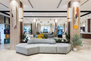 al qasr hotel suites corniche