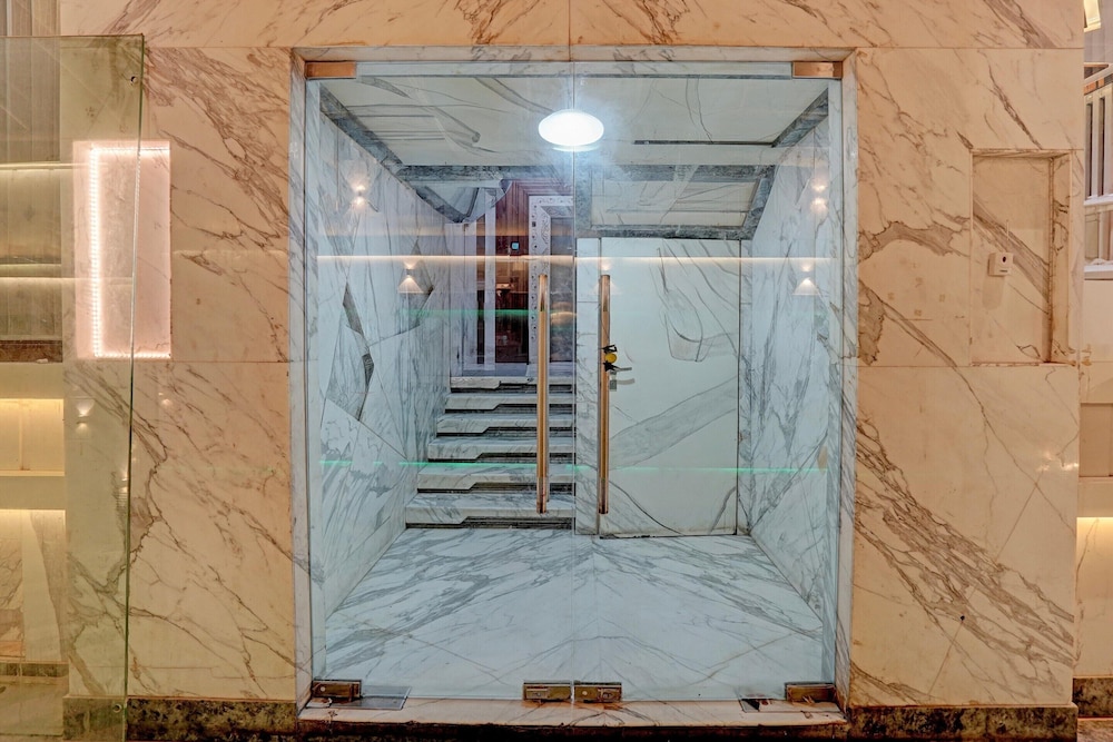 palette swaroop nagar formerly shanti kutir