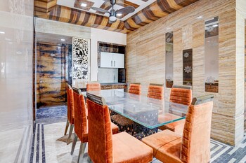 palette swaroop nagar formerly shanti kutir