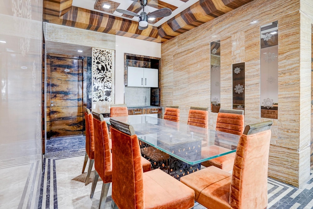 palette swaroop nagar formerly shanti kutir