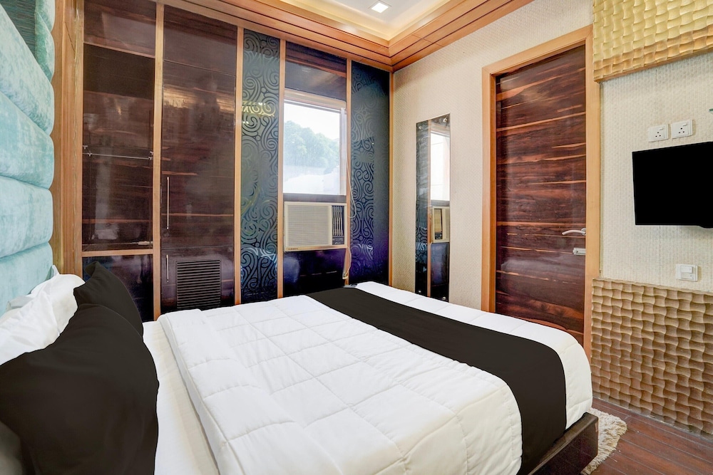 palette swaroop nagar formerly shanti kutir