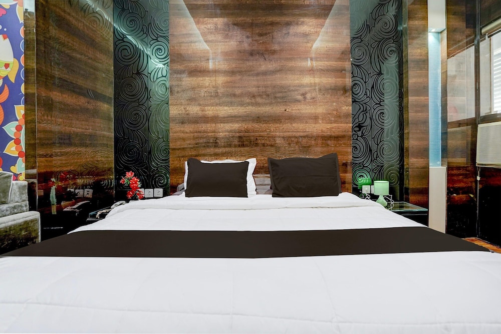 palette swaroop nagar formerly shanti kutir