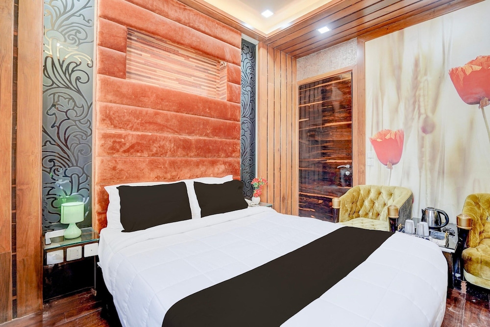 palette swaroop nagar formerly shanti kutir