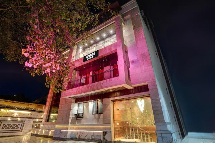 Palette Swaroop Nagar Formerly Shanti Kutir,,5 star