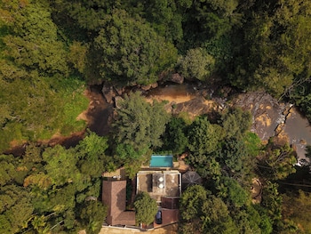 hunters hideout resort