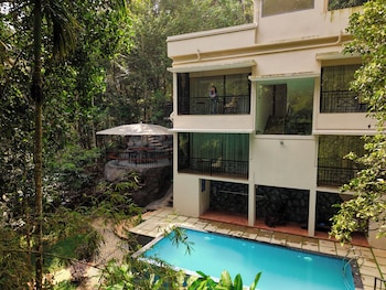 hunters hideout resort