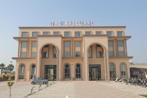 The Madelinne Hotel,,3 star