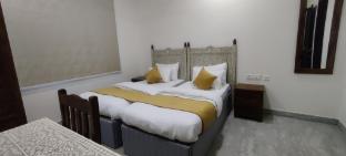 hotel suryavanshi palace