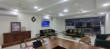 hotel suryavanshi palace