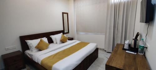 Hotel Suryavanshi Palace,,2 star