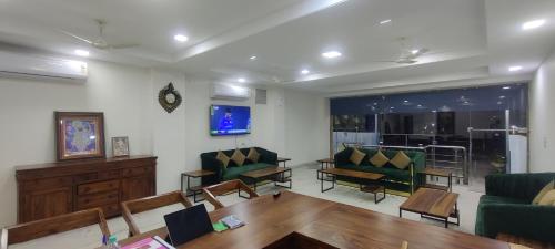 hotel suryavanshi palace