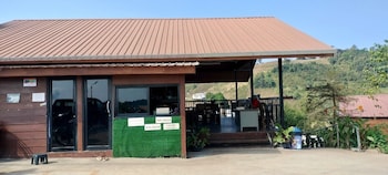 Mon Sai Lom Monjam,,2 star