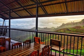 Mon Sai Lom Monjam,,2 star