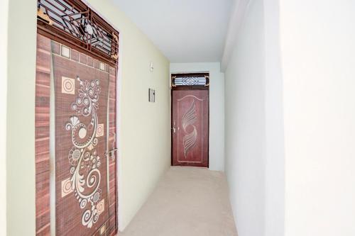 The Guest Hotel,,3 star