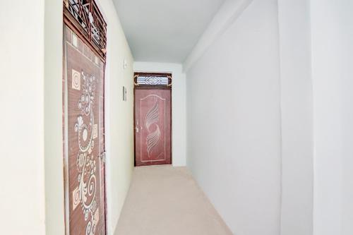 The Guest Hotel,,3 star