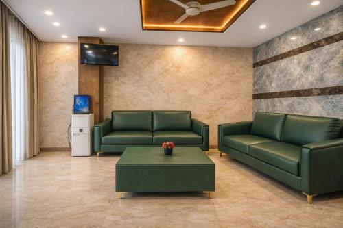 chalet hotel madiwala
