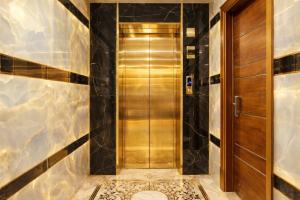 chalet hotel madiwala