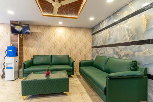 Chalet Hotel Madiwala,,3 star